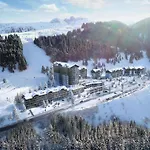 Appartement Recent, Proche Des Pistes Avec Balcon Et Parking A Courchevel - Fr-1-563-138